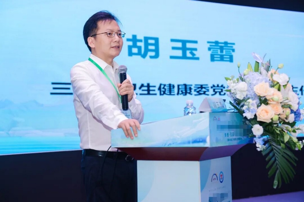 名医巧手汇琼崖，共擎国产关节机器人精准新篇章